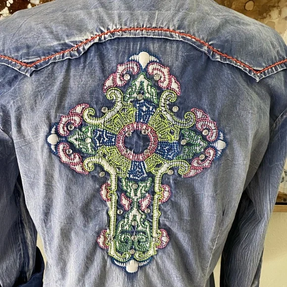 Roar ~ destined to Roar western cowgirl equestrian button down size L EC ~ - Picture 2 of 14